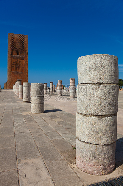 摩洛哥拉巴特哈桑塔建筑学游客石头旅游旅行图片