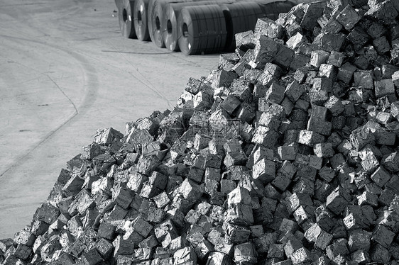 西班牙吉普兹科亚帕萨杰斯港黑与白立方体晴天金属废料港口卷轴地区积木工业图片