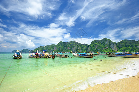 海滩边缘旅行蓝色海岸线风景黄色假期地平线海浪天空图片