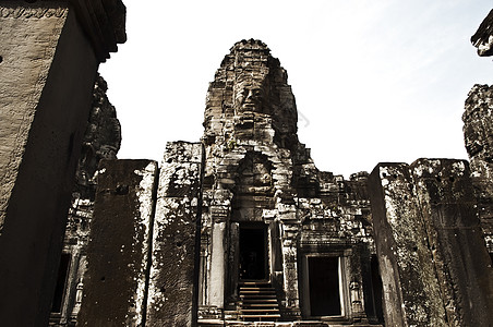 Bayon Siem收获 柬埔寨旅行倒象雕塑寺庙面孔宗教石脸地标纪念碑遗迹图片