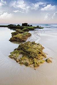 奥尔霍斯达阿瓜 阿尔加夫支撑阳光海洋岩石多云海岸线海岸海浪海滩天空图片