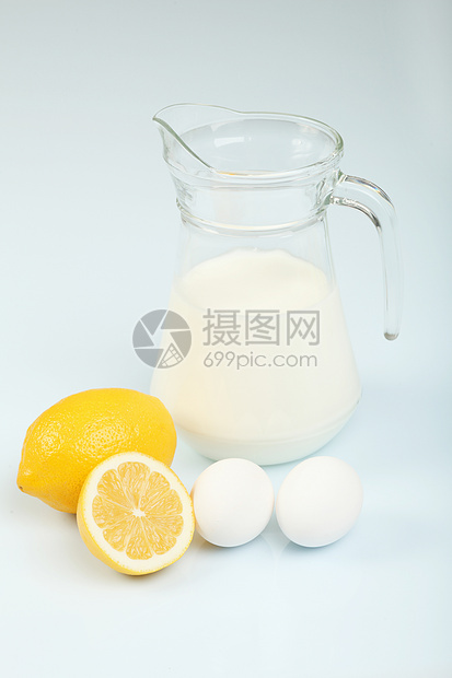 牛奶在玻璃罐子和鸡蛋里杯子食物面粉产品杂货瓶子奶油水壶乳糖早餐图片