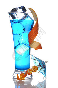 蓝库拉卡鸡尾酒酒精糖浆稻草派对橙子白色热带食物玻璃蓝色图片
