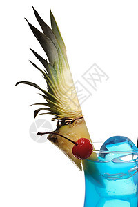 蓝库拉卡鸡尾酒食物热带玻璃白色蓝色稻草菠萝反射苏打果汁图片