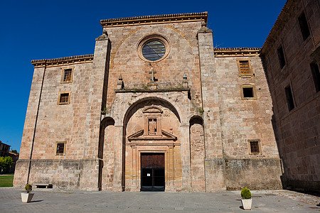 西班牙圣米兰德拉科戈拉 拉里奥哈的尤索修道院历史晴天石头旅游入口教会旅行遗产图片