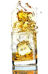 苏格兰威士忌花液体麦芽白色玻璃橙子金子立方体反射黄色图片