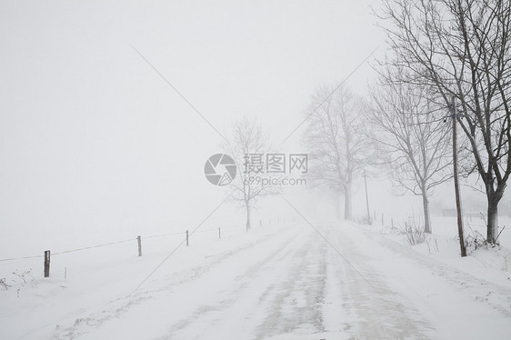 雪暴雪图片