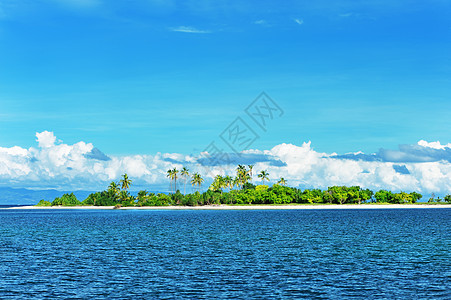 无人居住的岛屿天空海洋假期棕榈异国旅行边缘海景环礁海浪图片