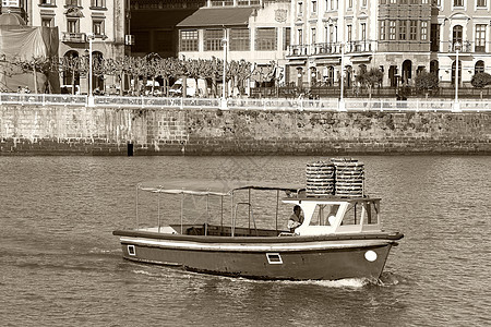 西班牙比兹卡亚葡萄牙的渔船图片