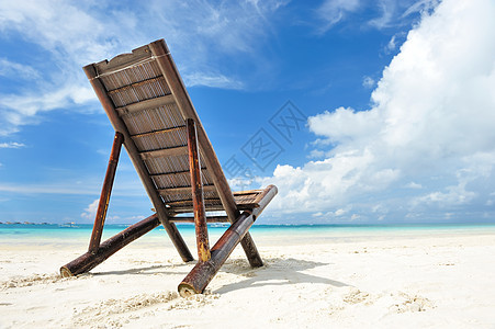 海滩的 Chapise 沙滩休息室热带蓝色椅子旅行海景风景海浪天空躺椅海洋图片