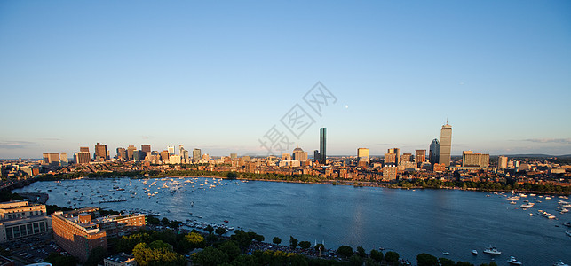 水城市马萨诸塞州波士顿后湾和剑桥蓝色天际地标商业天空建筑物建筑全景城市办公室背景