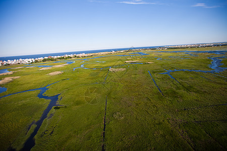 对绿地的空中观察草地眼睛国家车道环境风景乡村土地农村财产图片