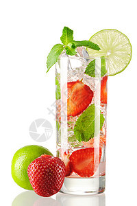 草莓莫吉托鸡尾酒稻草叶子柠檬食物酒精热带反射糖浆果汁苏打图片