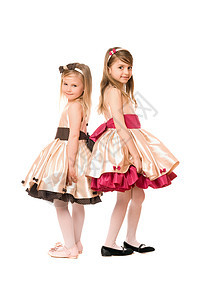 两个漂亮的小女孩 穿着裙子图片