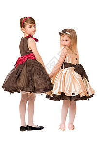 两个穿裙子的小女孩 孤立无援图片