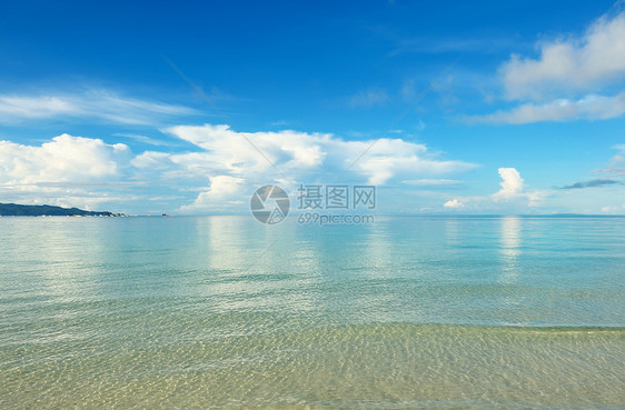 美丽的海滩海浪天空假期热带旅行边缘海景冲浪蓝色风景图片