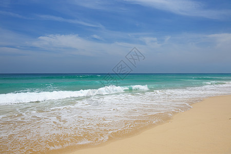 海滩假期海岸线黄色地平线边缘热带天空游客海景蓝色图片