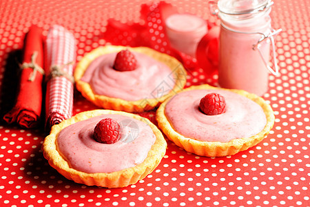 果汁酸酸奶甜点蛋糕奶油石板红色玻璃水果产品食物营养覆盆子奶制品图片