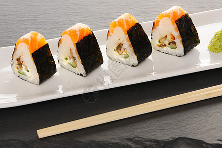 寿司卷午餐海藻石板筷子海鲜奶油食物美食反射白色图片