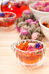 香草天然花卉茶和干花叶子茶壶杯子疗法酿造茶点食物花瓣玫瑰饮料图片