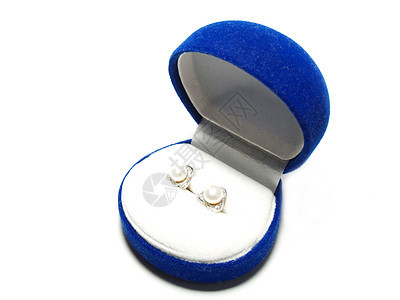 在蓝盒子里耳环首饰金属盒子珠宝宏观奢华展示钻石艺术礼物图片