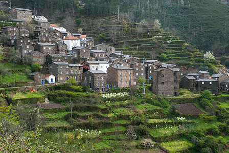 葡萄牙古老的穆塔塔村街道旅行岩石乡村树木地标旅游页岩村庄场景图片