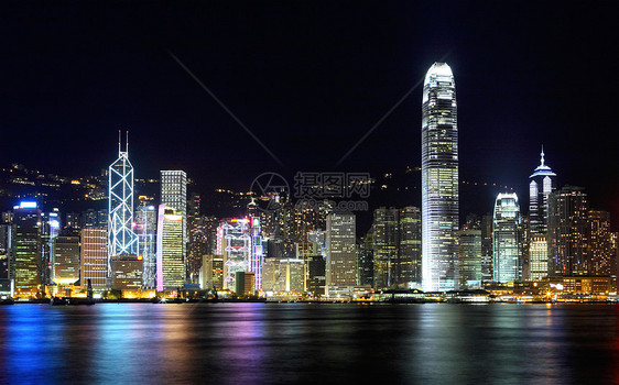 香港晚上的天线黑暗公司摩天大楼高楼小时天际商业建筑物城市灯泡图片