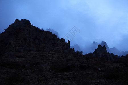 德默吉山云层 阿鲁斯塔 克里米亚 乌克兰季节天空天堂石头热带地平线天气风景海景旅行图片