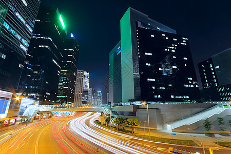 现代城市风景和夜里繁忙的街头街道交通地标蓝色小径市中心汽车街道日落繁华旅行图片