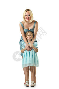 母亲与女儿在白边被孤立乐趣白色喜悦快乐女孩拥抱微笑父母孩子女性图片