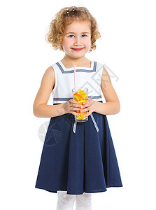 小女孩喝橘子汁的肖像玻璃食物营养头发茶点女孩果汁孩子花蜜快乐背景图片