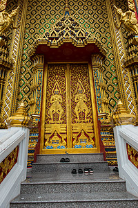 金殿门 有守护恶魔的金庙门艺术文化窗户旅游历史寺庙佛教徒雕塑传统入口图片
