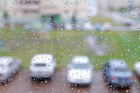 秋天下着大雨薄雾下雨玻璃时间天气运动雨滴驾驶灰色窗户图片