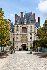 法国巴黎附近的中世纪皇家城堡Fontinbleau公园旅游建筑花园住宅历史房子国家旅行天空图片