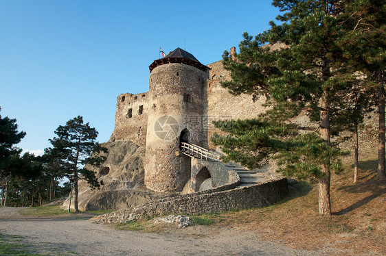 匈牙利Tokaj地区的中世纪皇家宝多戈科城堡图片