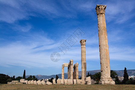 希腊雅典古老的奥林匹亚宙斯圣殿 蓝天上废墟大理石神话遗迹历史寺庙女神蓝色纪念碑建筑图片