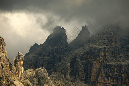多洛米特岩石冒险旅行风暴顶峰远景石头风景编队荒野图片