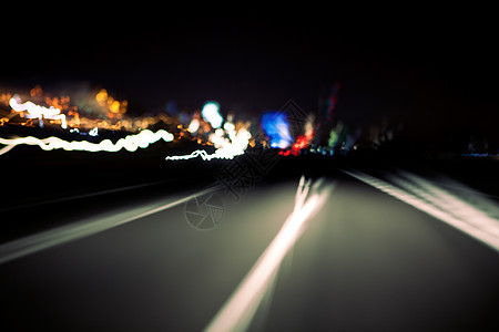 夜间在公路上路灯墙纸隧道线条运输沥青街道车辆旅行未来派图片