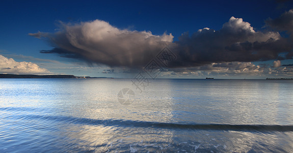 云和波英语卵石悬崖柔软度侏罗纪海岸线天空场景旅行海浪图片
