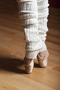 芭蕾舞者脚下羊毛地板足尖脚趾舞蹈家地面舞蹈紧身衣木头芭蕾舞图片
