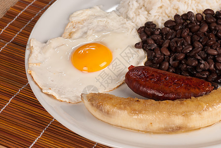 班德哈比萨香蕉水平香肠美食猪肉主食拉丁油炸食物豆子图片