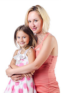 快乐的妈妈和女儿在白色父母拥抱童年喜悦女性母亲女士母性微笑家庭图片