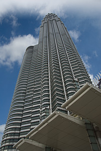Petronas 塔底视图图片