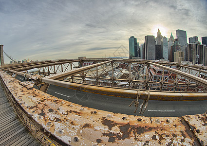 布鲁克林大桥的巨型建筑  纽约市文化景观摩天大楼场景商业旅行市中心电缆全景建筑学图片