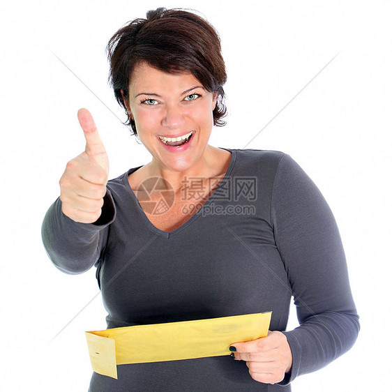 拿着信封竖起大拇指的女人 拿着信封竖起大拇指的女人图片