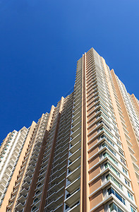 蓝天背景的新高楼共居区图片