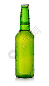 在绿色瓶子里的啤酒图片