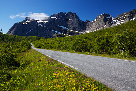 挪威的公路旅游山脉胜地风景全景山峰图片