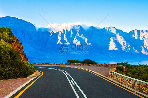 弯曲高速公路驾驶路线沥青风景天空假期街道运输农村孤独图片