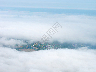 云层之上场地航班天空情景眼睛土地图片